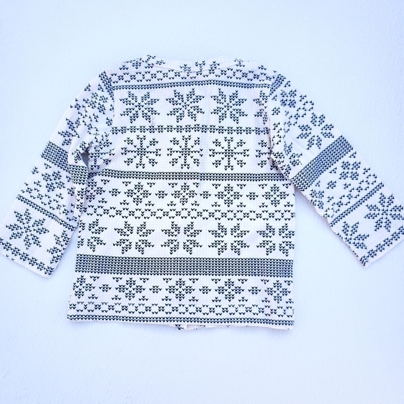 NWT Kate Quinn Cardigan Button Top Nordic Snowflake Bamboo Baby 6-12 Months - Picture 3 of 5